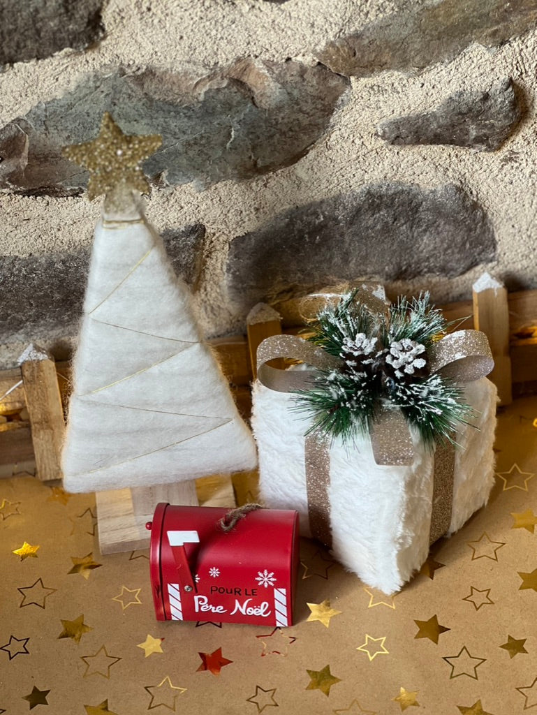 mailbox ornament 🎄