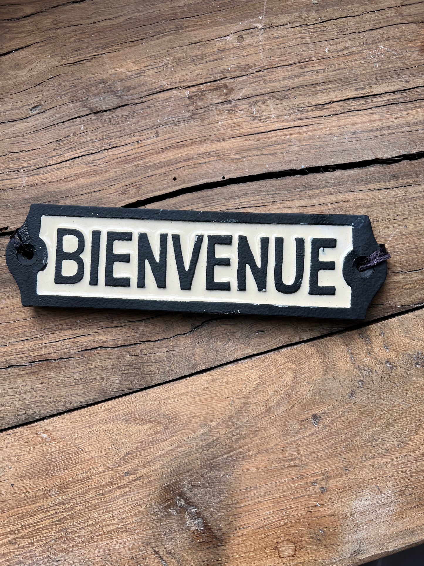 bienvenue door sign 🖤