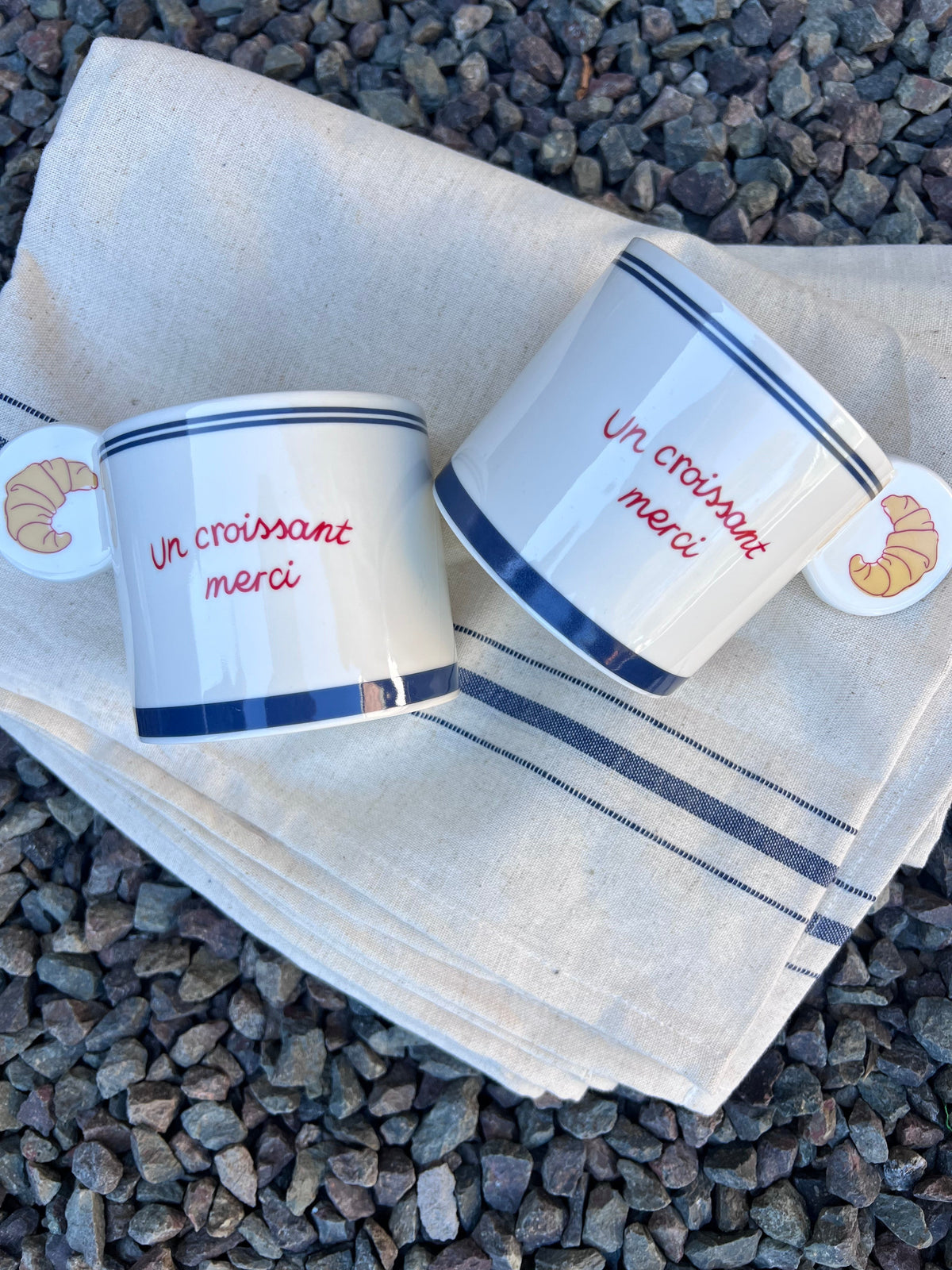 un croissant merci mugs