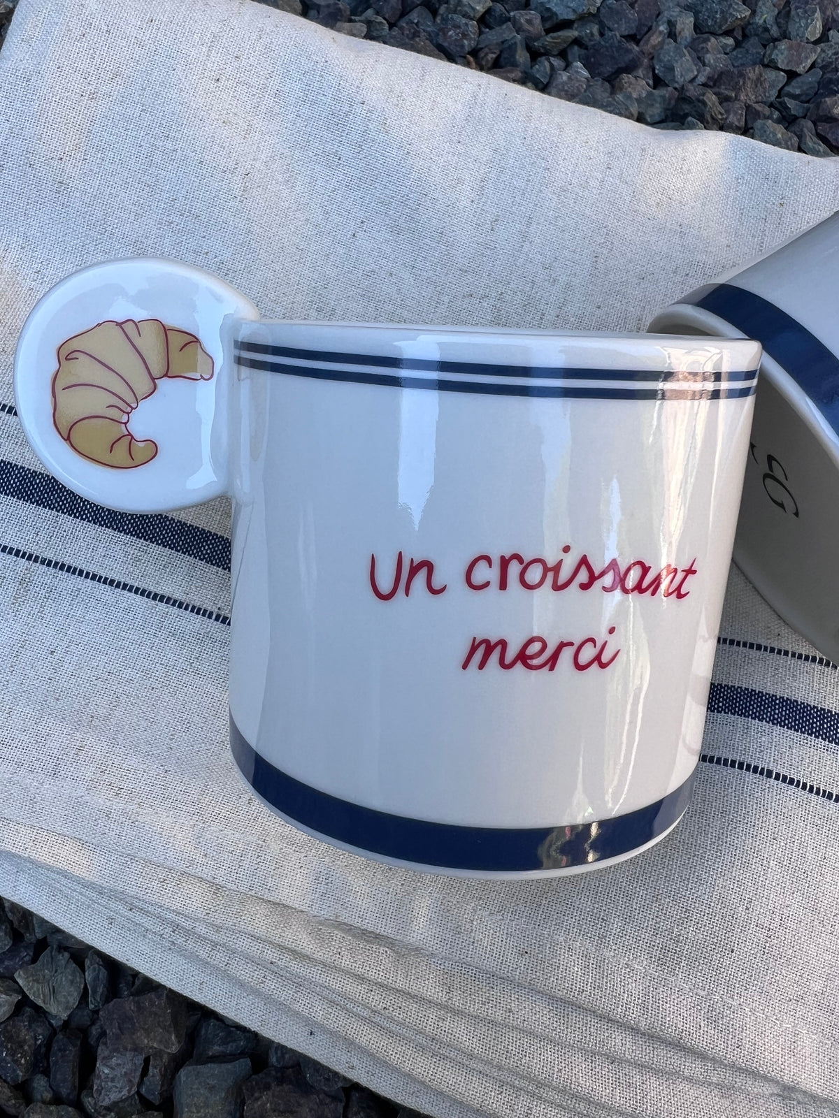un croissant merci mugs